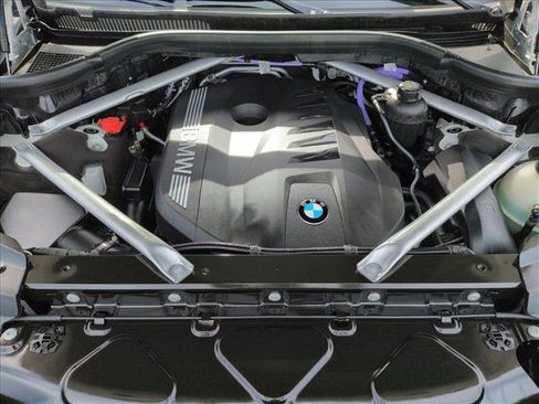 Used 2025 BMW X7 xDrive40i w/ M Sport Package image 24