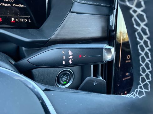 Used 2025 GMC Acadia Denali w/ Super Cruise Package image 15