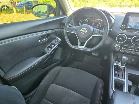 Used 2024 Nissan Sentra SR FWD image 9