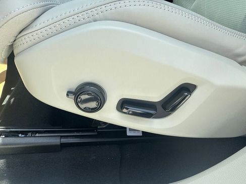 New 2026 Volvo XC60 B5 Ultra w/ Protection Package Premier image 10