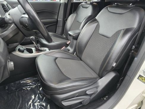 Used 2020 Jeep Compass Latitude image 5