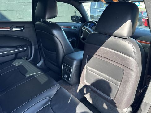 Used 2014 Chrysler 300 AWD image 23