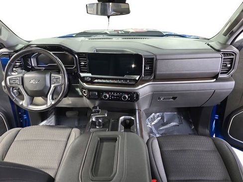 Used 2022 Chevrolet Silverado 1500 LT Trail Boss w/ Convenience Package II image 11