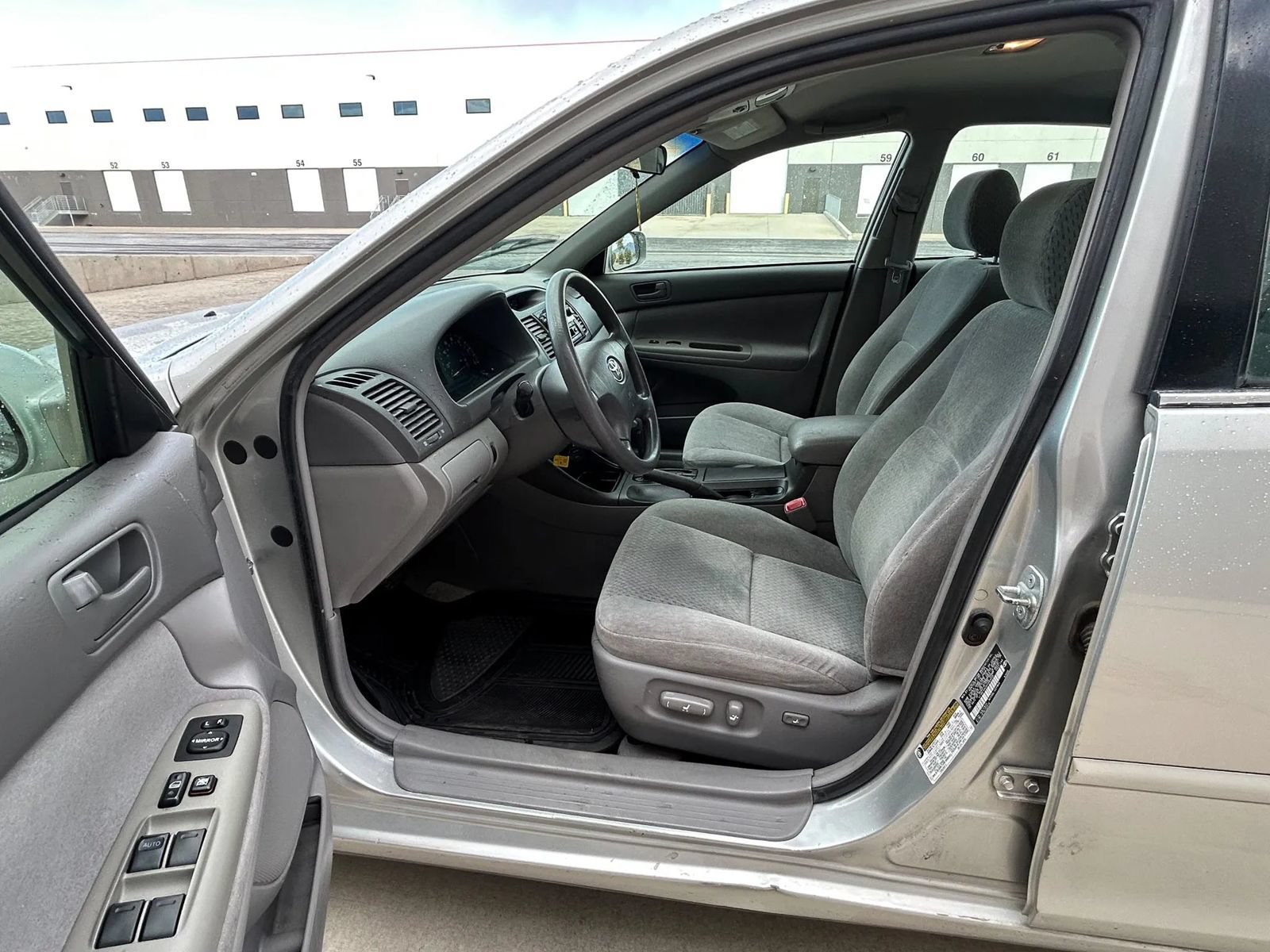 Used 2004 Toyota Camry LE FWD image 9