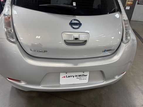Used 2017 Nissan Leaf SV FWD image 25
