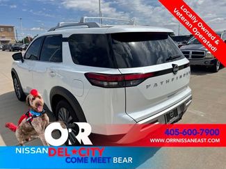 Certified 2025 Nissan Pathfinder SL w/ SL Premium Package FWD video 3