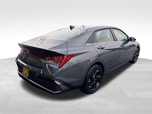 New 2026 Hyundai Elantra SEL Sport Premium FWD image 6