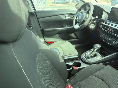 Used 2020 Kia Forte LXS FWD image 11