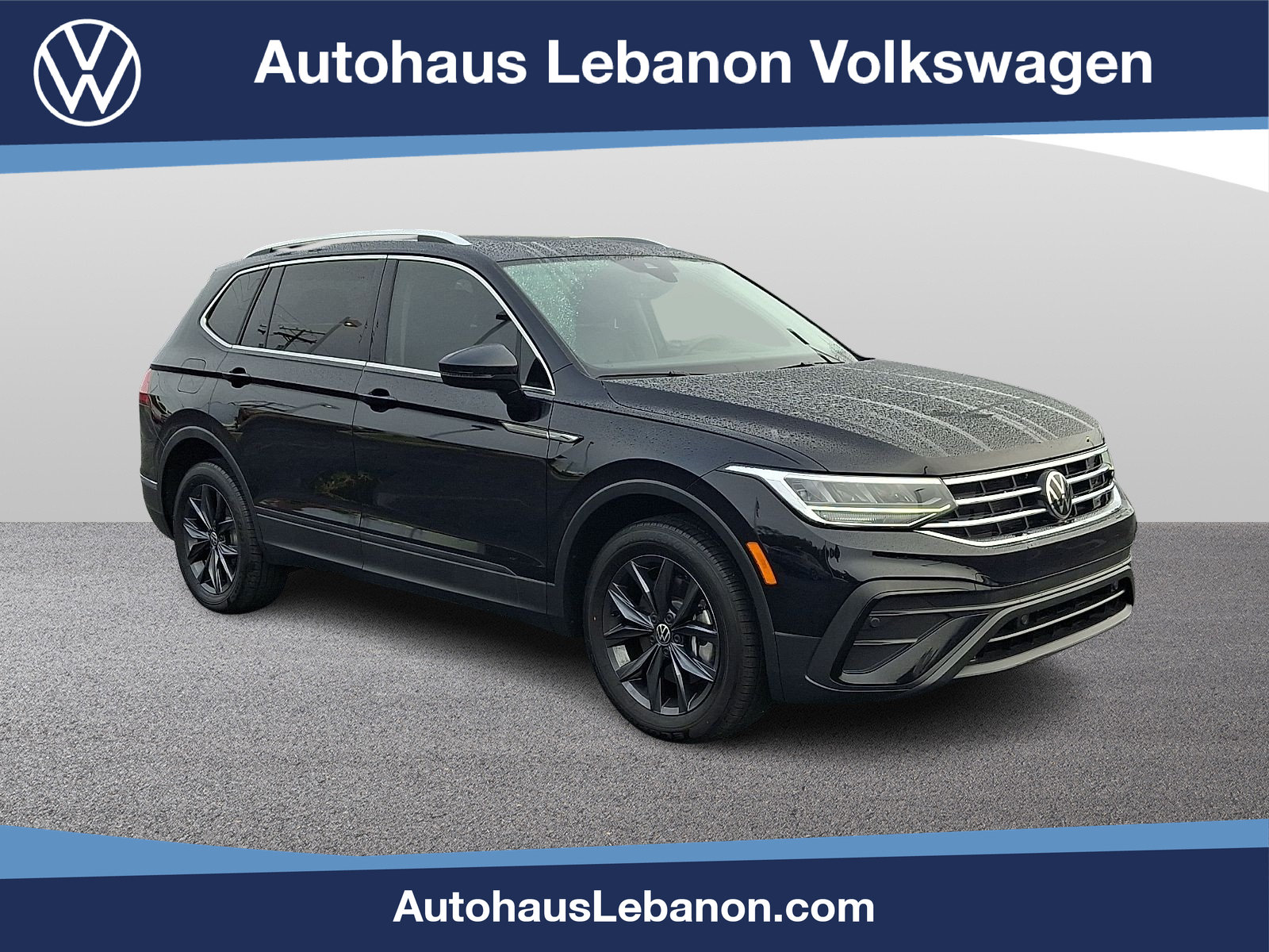 Used 2023 Volkswagen Tiguan SE w/ Panoramic Sunroof Package FWD image 1