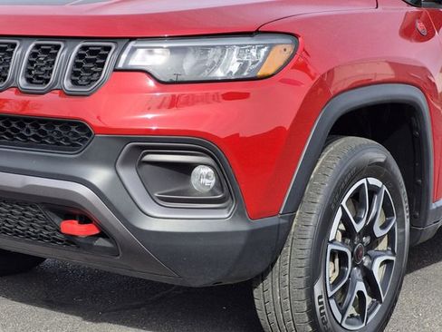 Certified 2025 Jeep Compass Trailhawk AWD/4WD image 5