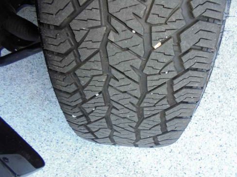 Used 2025 Nissan Frontier Pro-X RWD image 5