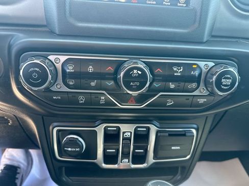 Used 2020 Jeep Wrangler Unlimited Sport AWD/4WD image 38