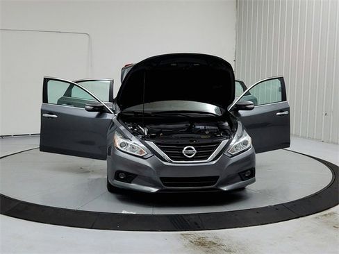 Used 2017 Nissan Altima 2.5 SL image 10