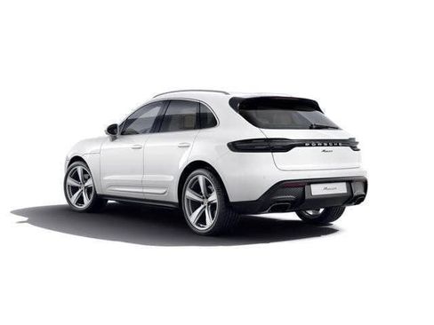 Used 2025 Porsche Macan image 35