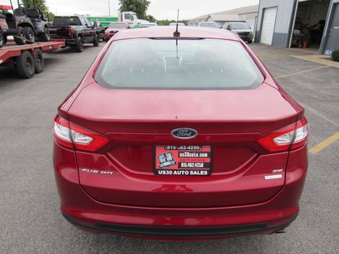 Used 2013 Ford Fusion SE FWD image 5