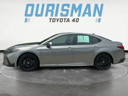 Used 2025 Toyota Camry SE FWD image 4