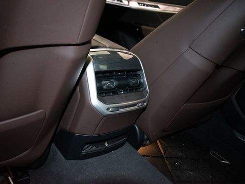 Certified 2026 BMW 740i xDrive AWD/4WD image 25