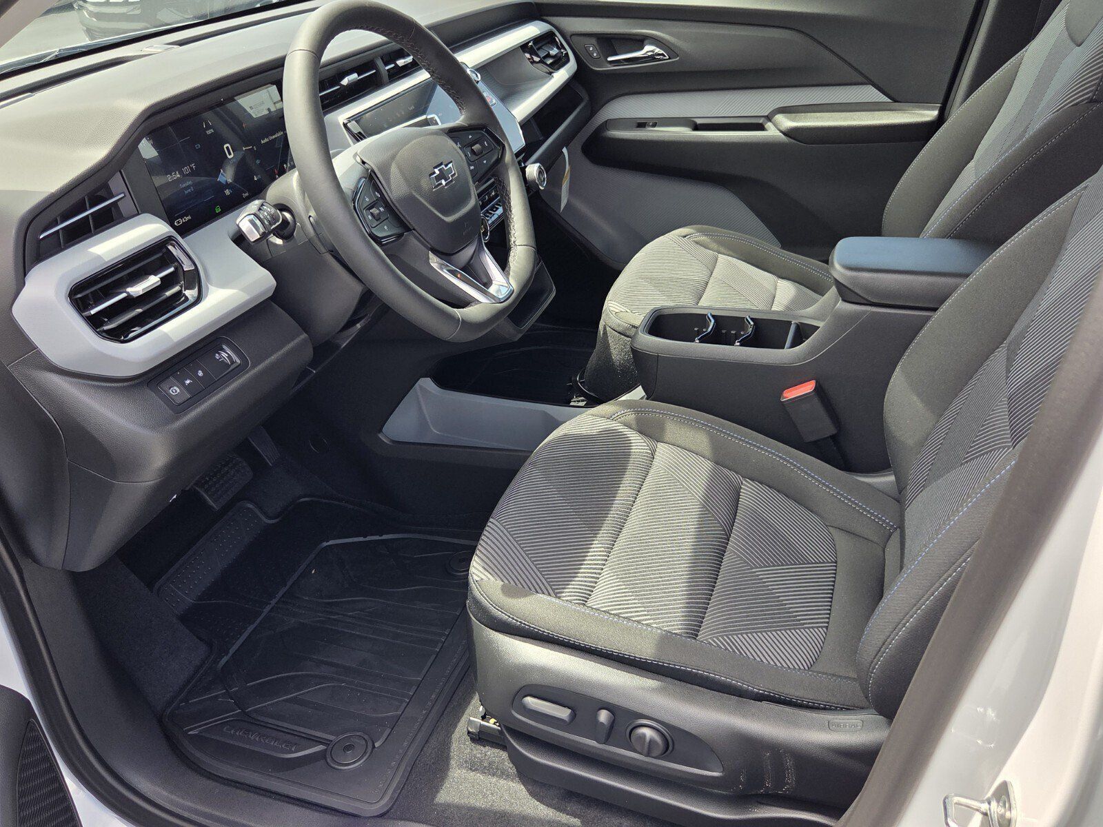 New 2027 Chevrolet Bolt LT w/ Comfort Package FWD image 5