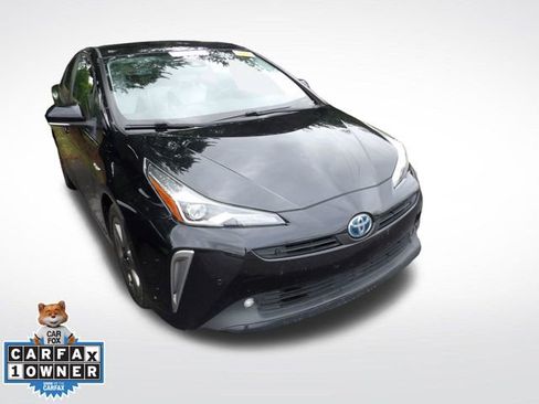 Used 2022 Toyota Prius XLE FWD image 2