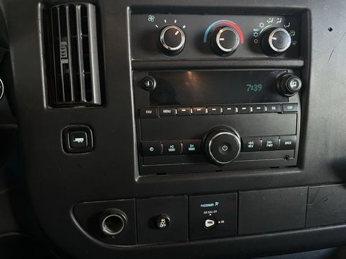 Used 2017 Chevrolet Express 3500 w/ Chrome Appearance Package image 24