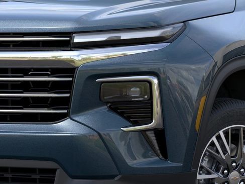 New 2026 Chevrolet Traverse LT w/ Driver Confidence Package AWD/4WD image 13