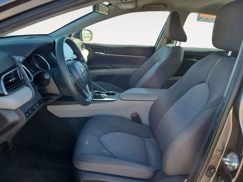 Used 2023 Toyota Camry LE image 9