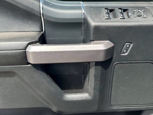 Used 2019 Ford F150 XLT w/ Equipment Group 302A Luxury AWD/4WD image 11