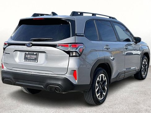 Used 2025 Subaru Forester Premium image 2