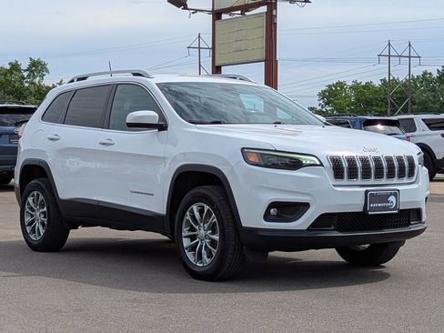 Used 2019 Jeep Cherokee Latitude Plus w/ Comfort/Convenience Group AWD/4WD image 6