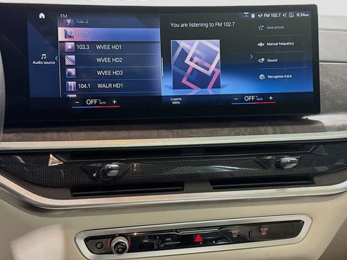 Used 2023 BMW X7 xDrive40i w/ Premium Package image 8