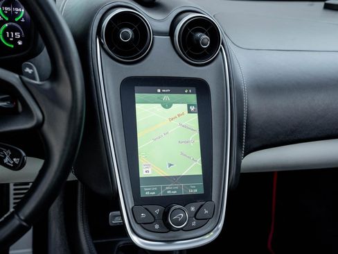 Used 2017 McLaren 570S image 15