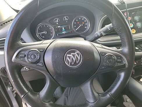 Used 2018 Buick Enclave Essence image 12