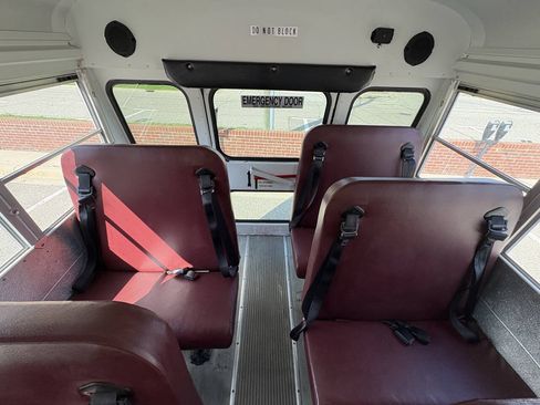 Used 2006 Chevrolet Express 3500 w/ School Bus Package RWD image 19
