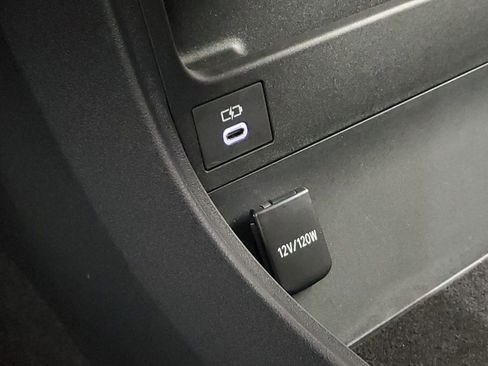 Certified 2025 Toyota bZ4X AWD image 32