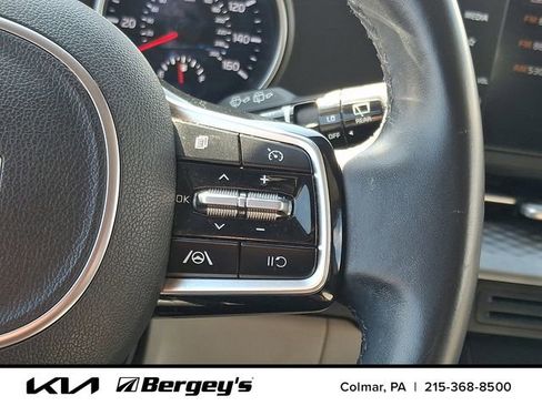 Used 2022 Kia Carnival LX image 23