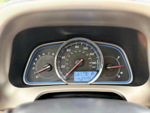 Used 2013 Toyota RAV4 Limited AWD/4WD image 18