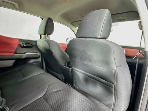 Used 2022 Toyota Tacoma SR5 w/ SR5 Appearance Package (SM) RWD image 26