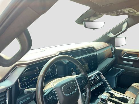 Used 2023 GMC Sierra 1500 Denali w/ Denali Reserve Package AWD/4WD image 9