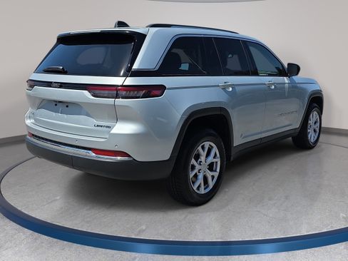 Used 2022 Jeep Grand Cherokee Limited AWD/4WD image 5