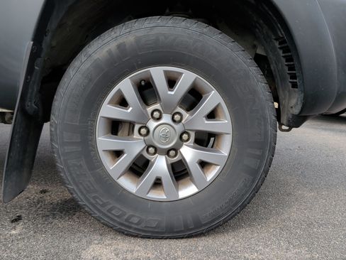 Used 2009 Toyota Tacoma PreRunner image 14