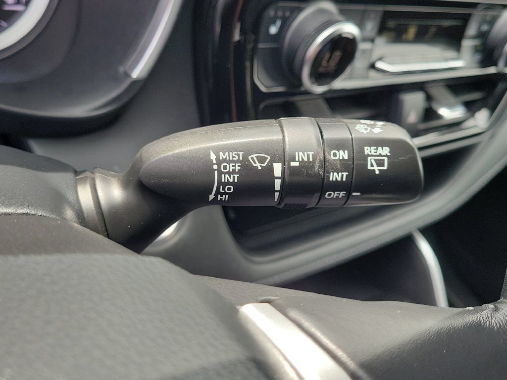 Used 2024 Toyota Highlander XSE FWD image 13