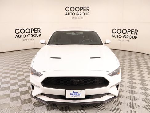 Used 2019 Ford Mustang Coupe RWD image 8
