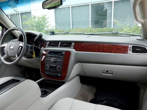 Used 2013 Chevrolet Tahoe LT w/ Texas Edition RWD image 7