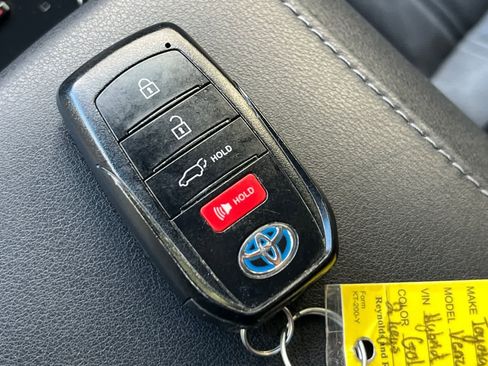 Used 2021 Toyota Venza XLE w/ Carpet Mat Package (TMS) AWD/4WD image 27