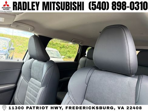 New 2026 Mitsubishi Outlander SE image 2