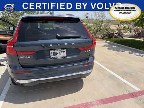 Used 2023 Volvo XC60 B5 Ultimate w/ Climate Package image 5