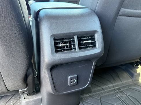 Used 2024 Chevrolet Equinox LT AWD/4WD image 35