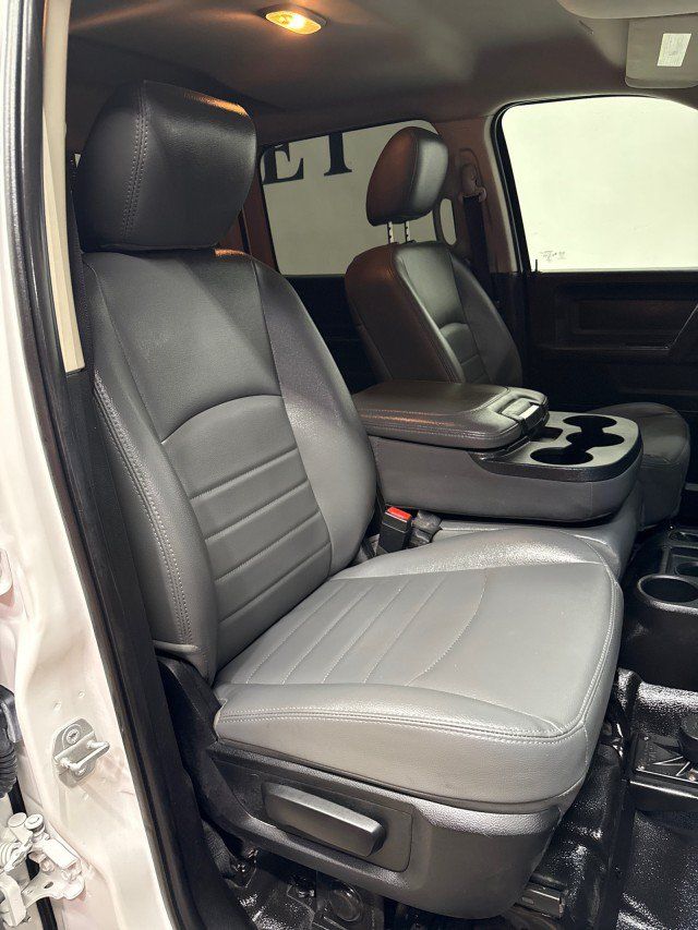 Used 2018 RAM 3500 Tradesman w/ Chrome Appearance Group AWD/4WD image 26