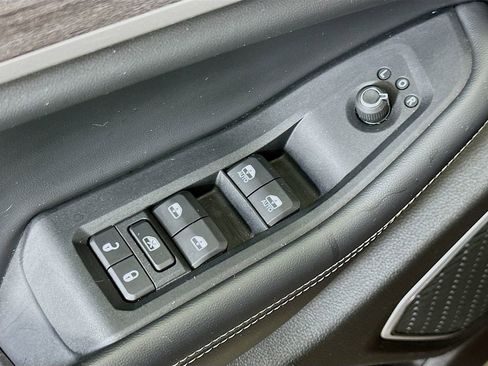 Used 2022 Jeep Grand Cherokee L Limited w/ Luxury Tech Group II image 21