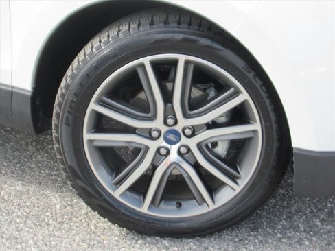 Used 2020 Ford Edge Titanium image 7